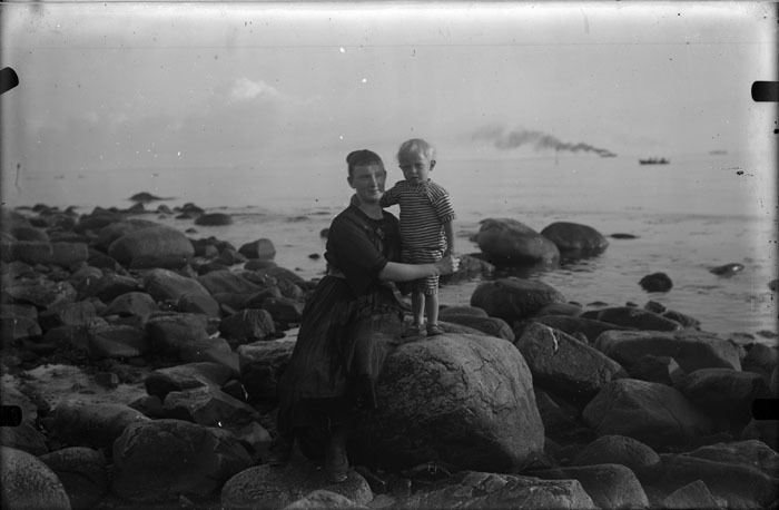 Ingeborg Bengtsson Jörgensson med son.