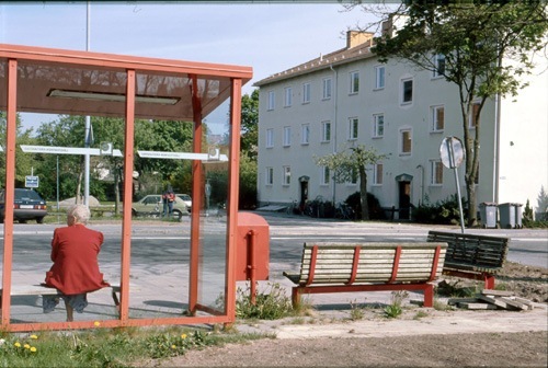 Busshållplats tiansvägen 2000-05