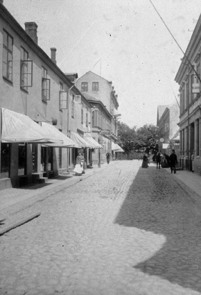 Cardellsgatan mot nuvarande Domustorget 1902.