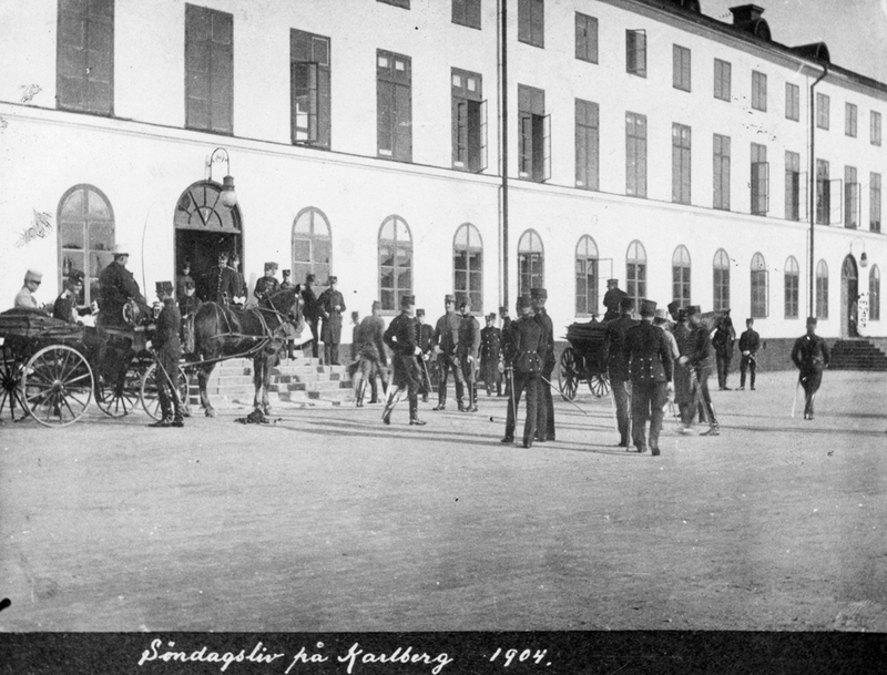 Militärt:  Karlberg  1904 