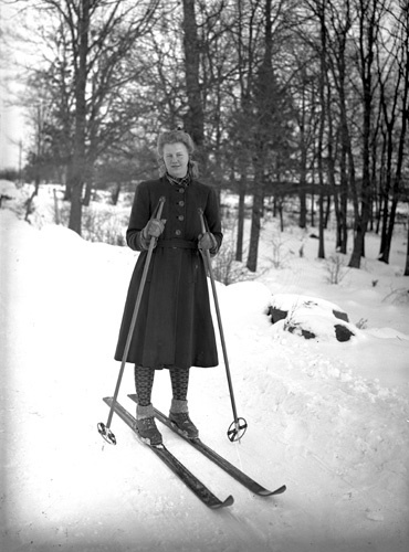 Olga Olsson på skidor Arkelstorp.