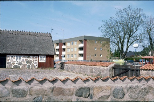 Hus vid tiansvägen, gammalt och nytt 2000-05