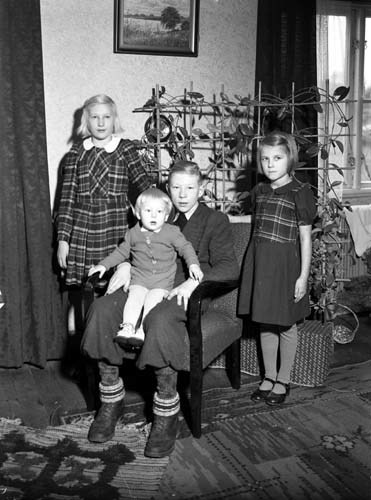 Knutssons barn Anniki o Göstas pojk Hans Persso...