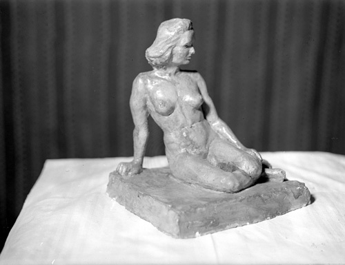 Axel Olssons skulptur en figur Arkelstorp.