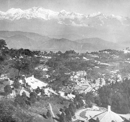 Utsikt från Darjiling över Himalaja med Kandsch...