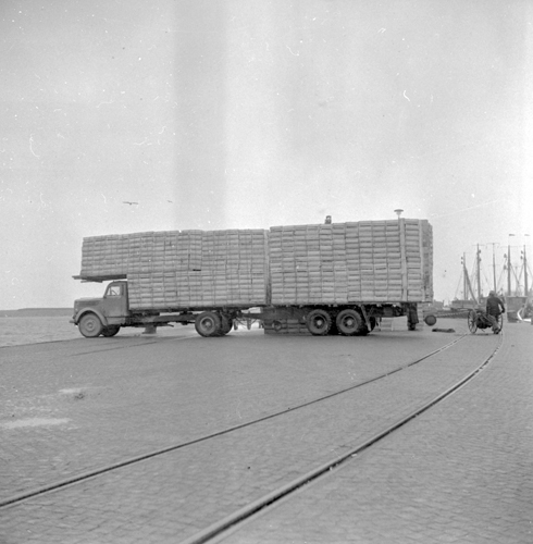 Lastbil med sillalådor