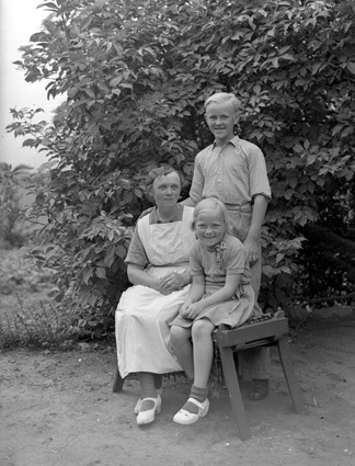 Oppmanna (Gotthard Vulff) fru o 2 barn.