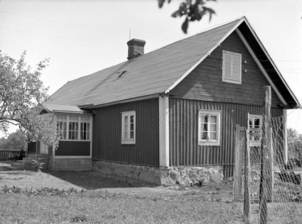 Boningshuset från gården Höjelycke.