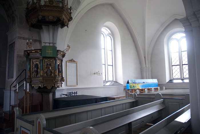 Predikstol med baldakin i Vinslövs kyrka. 2010-...