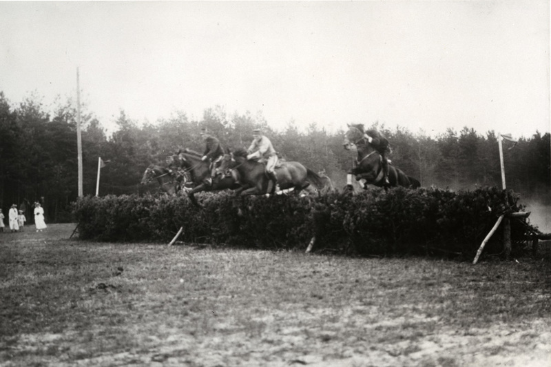 Jaktlopp på Rinkaby skjutfält år 1915.