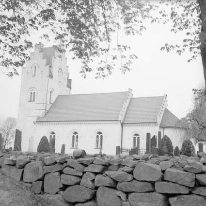 Äsphults socken, kyrkan från söder.