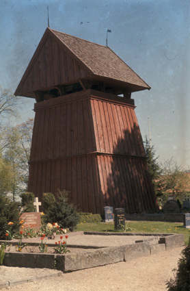 N Mellby kyrka, klockstapel