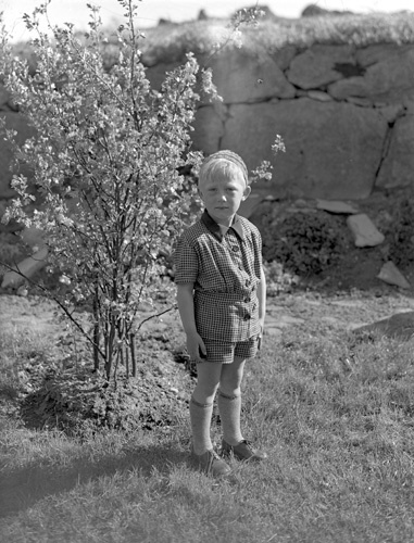 Anton och Lilly Perssons pojke Kenneth, Vånga.