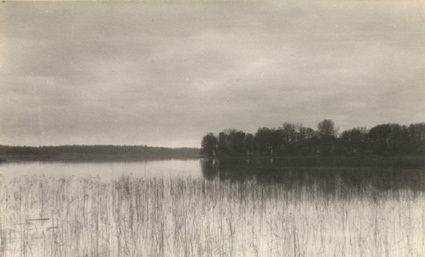 Bergqvara slottsruin, från Örleds qvarn, 1920.