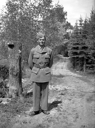 Bernt Larsson i uniform, Skärsnäs.