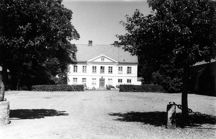 Huvudbyggnaden på Örenäs herrgård. Ägare 1952 v...