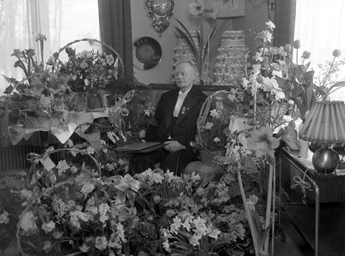 Anders Olssons 70 års dag m blommor Mannestad.