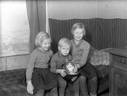 Okhar Persson barnen och katten Arkelstorp.