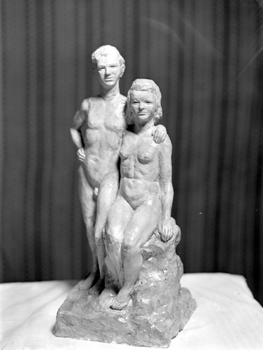Axel Olssons skulptur 2 figur Arkelstorp.