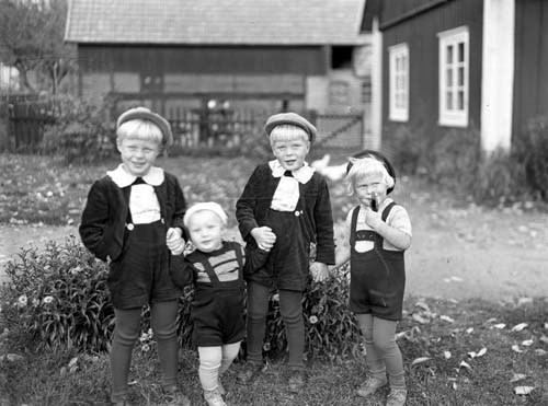 Algot och Marta Karlssons 4 barn, Vånga.