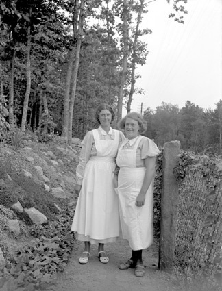Siri Krona och Elsa Ljungström höjd Brunstorp.