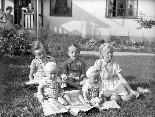 Månssons cafè 5 barn Furustad.