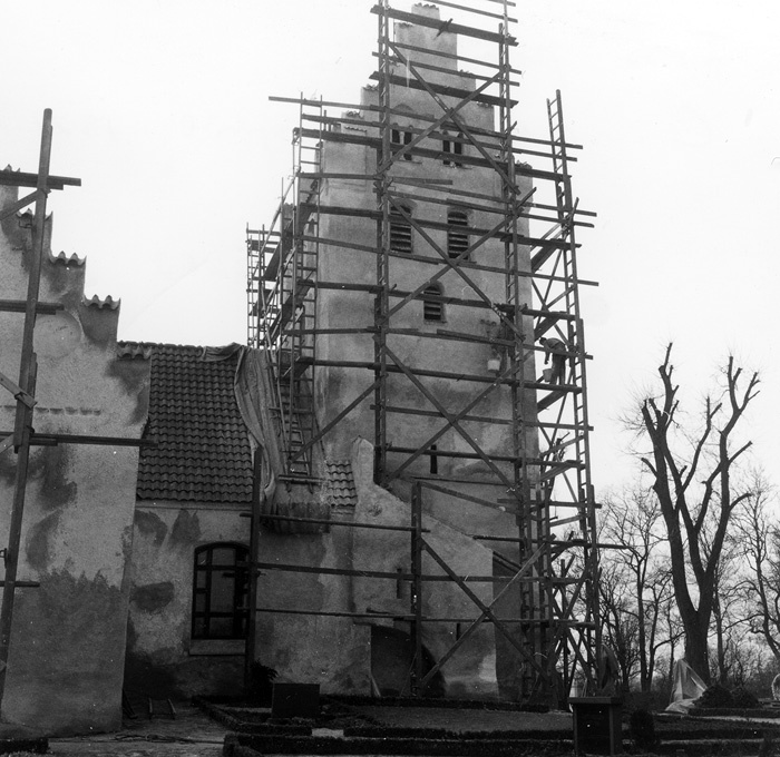 Burlövs gamla kyrka. Foto från norr.