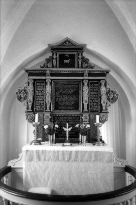 Ilstorps kyrka. Altaruppsatsen från 1600-talet ...
