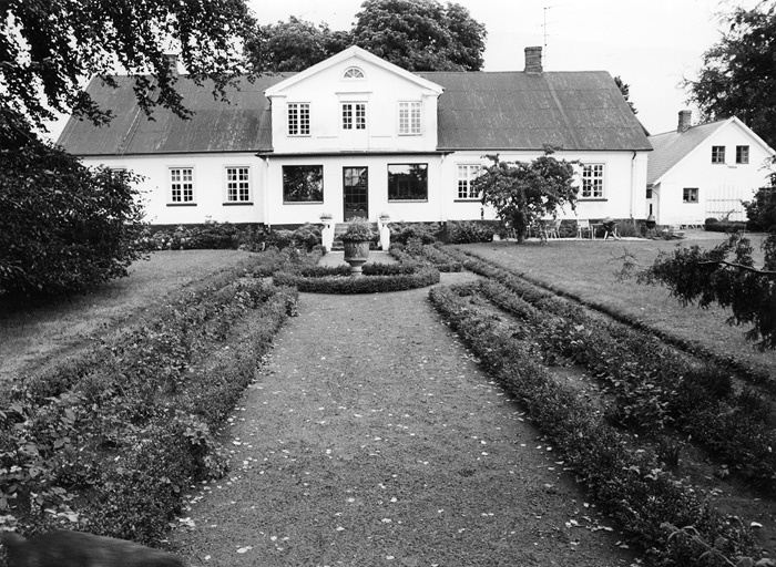 Torlarps gård. Trädgårdsanläggning från 1920-ta...