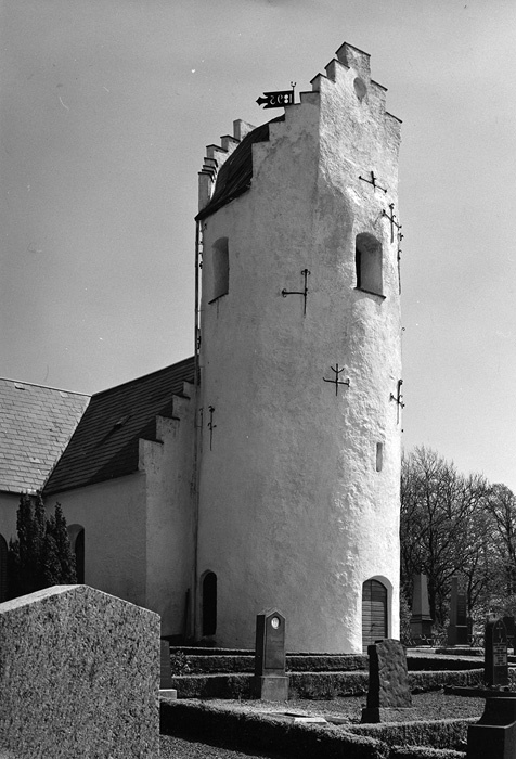 Hammarlövs kyrka och kyrkogård.