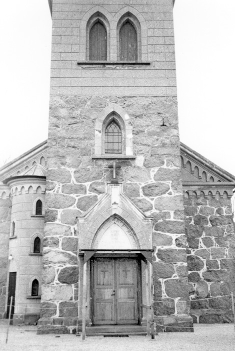 Västra Strö kyrka, före renoveringen 1999. Fasa...