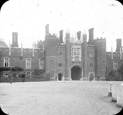 Hampton Count Palace.
