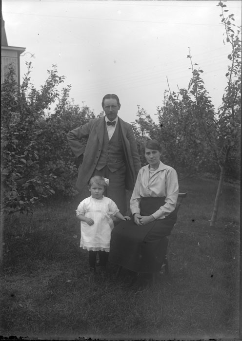 Friden Svensson med fru och dotter.