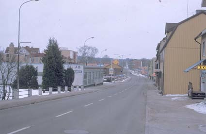 Hallandsvägen i Örkelljunga från norr.