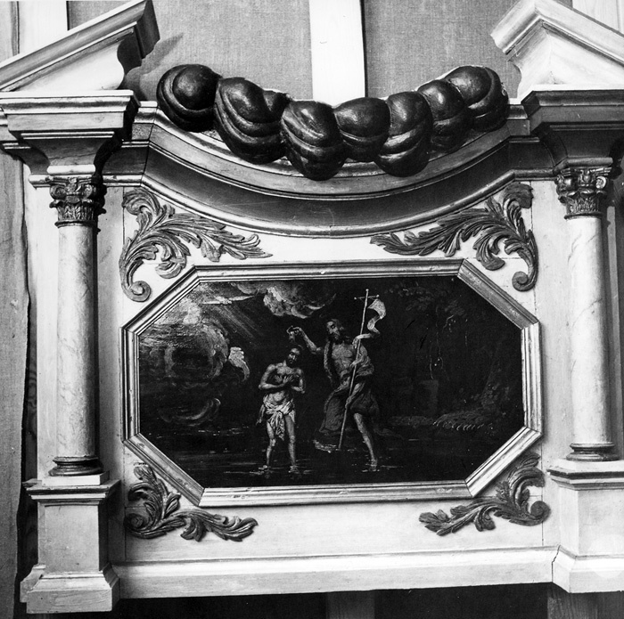 Detalj av altaruppsatsen i Igelösa kyrka.