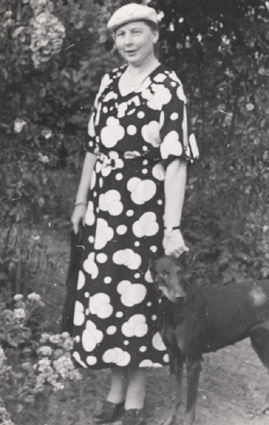 Aug. 1938. Hörby Tusculum. Fru Hellwer.