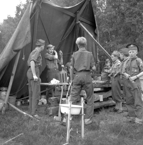 Scoutläger  i  Bäckhalladalen