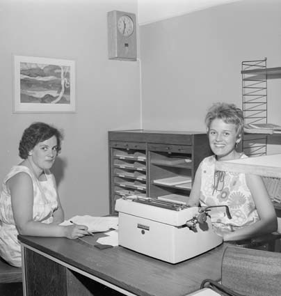 Kommunalkontoret flyttar in i nya lokaler, 1964.