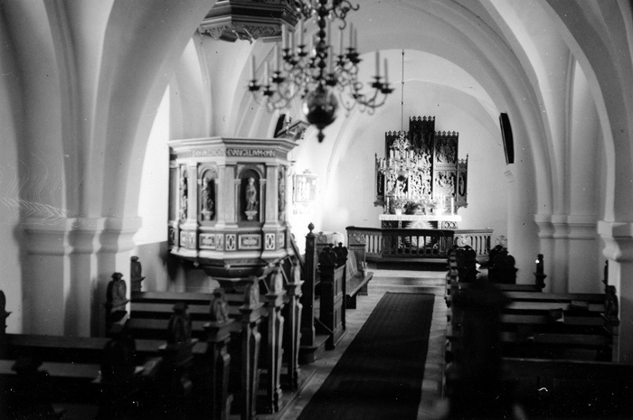 Gödelövs kyrka, interiör mot öster.