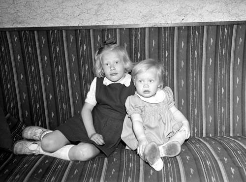 Greta (Persson) 2 barn Mannestad.