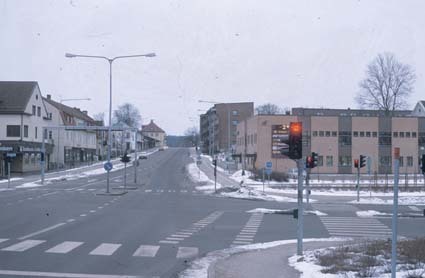 Storgatan i Örkelljunga från norr. Febr. 1987.