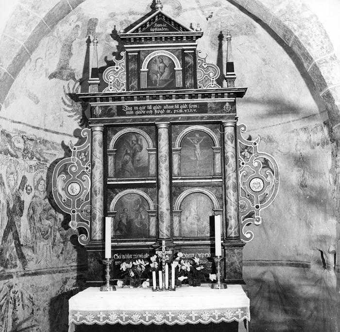 Kävlinge gamla kyrka. Altaruppsatsen.