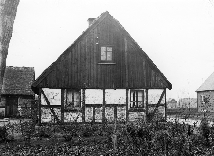 Hus i Barsebäcksby. Foto åt söder.