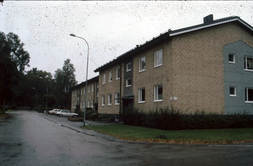 Flerfamiljshus vid Byggmästaregatan från 1950-t...