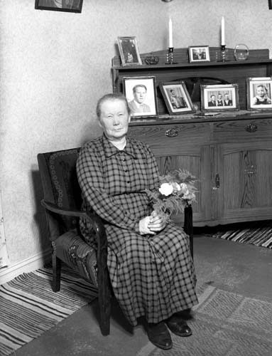 Fru Färms mor Karsholm.