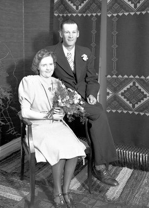 Knut Andersson bröllop sittande Karstad.