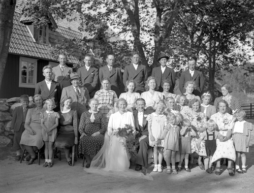 Raimund och Tora Nilssons bröllop 6/6 1942, gru...