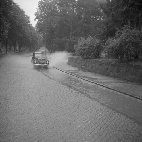Översvämning  på  Kristianstadsvägen  i  Simris...