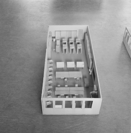 Modell av Stenbergs slöjdsal 1969.