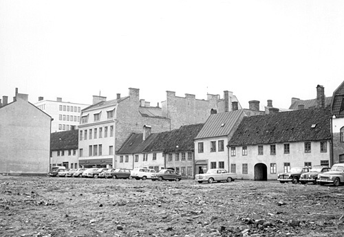 Östra Vallgatan, tidigare Östra Smalgatan.